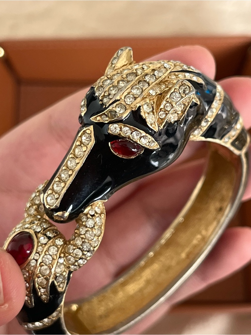 Vintage Ciner Zoo Animal Head Horse Holding Ring Red Glass Black Enamel Bangle - Picture 8 of 13